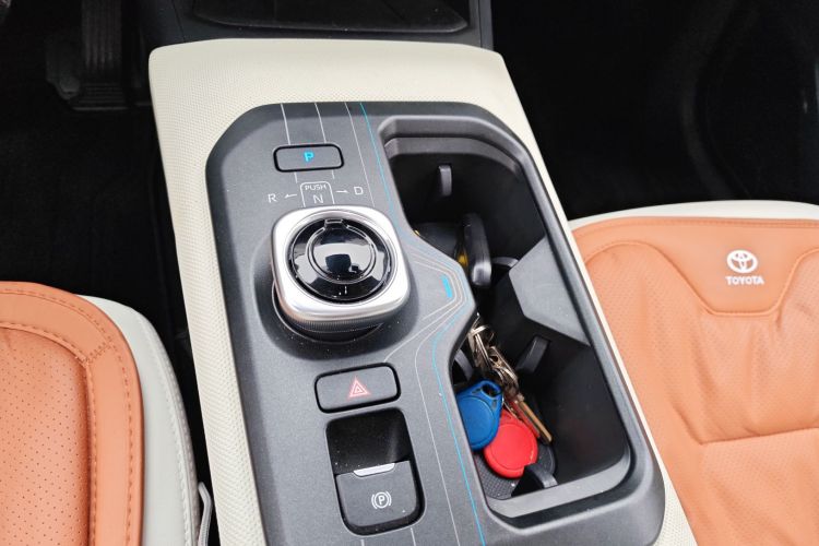 Toyota bZ5 2025 #14 Toyota bZ5 2025 immagine di auto #14