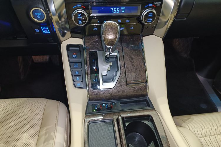 Toyota Alphard 2022 immagine di auto #14