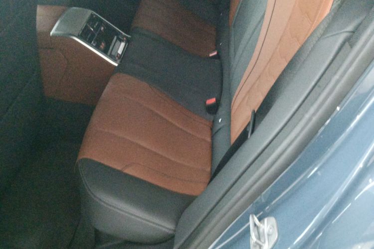 BMW 8 Series 2020 car image #14