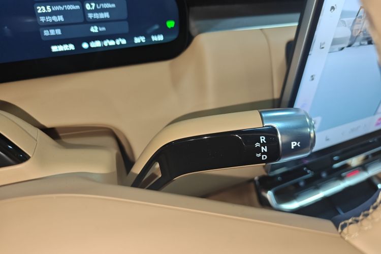 极氪 极氪9X 2025 汽车图片 #14