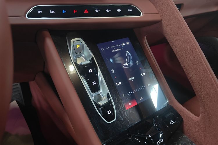 MG Cyberster 2025 car image #14