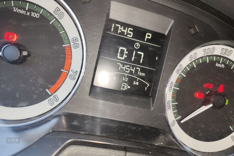 Skoda Rapid 2018 car image #14