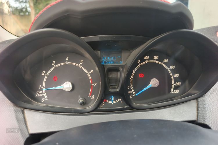 Ford Fiesta 2015 car image #14