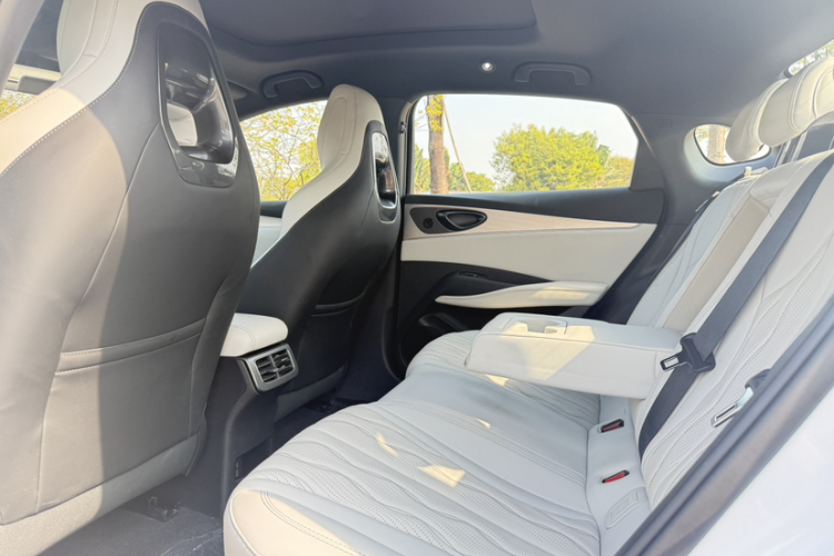 BYD Seal 06 New Energy 2025 car image #14