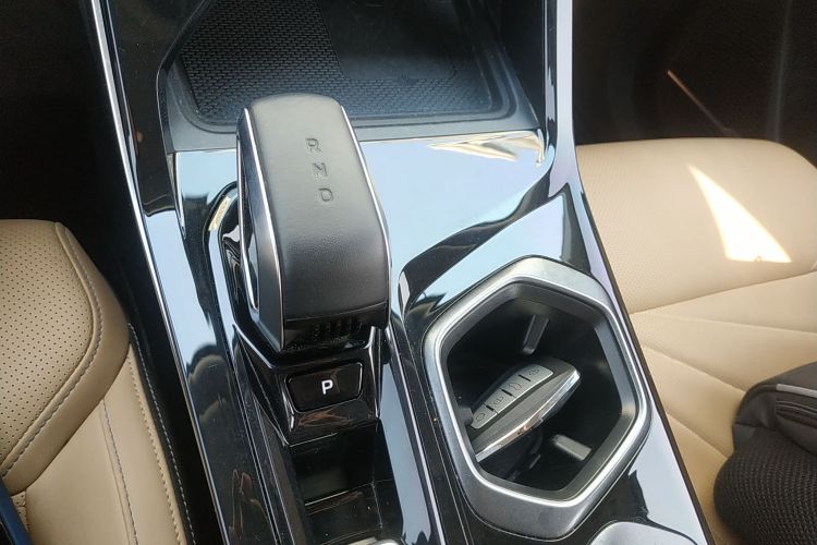 GEELY Boyue L 2023 car image #14