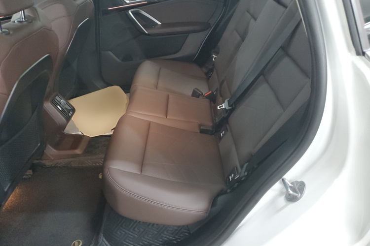 BMW iX1 2024 صورة سيارة #14