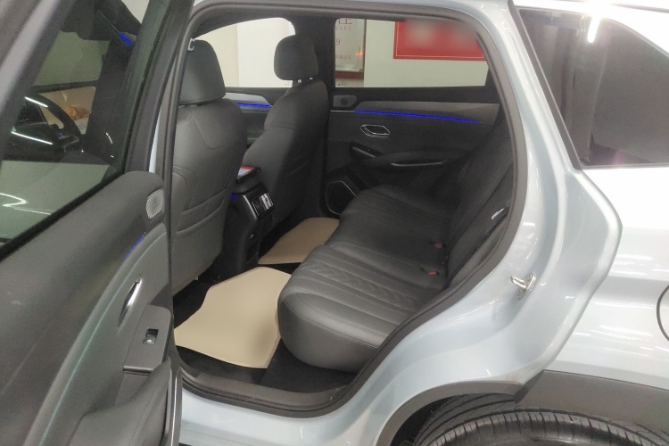 BYD SongL DM-i 2025 #14 BYD SongL DM-i 2025 car image #14