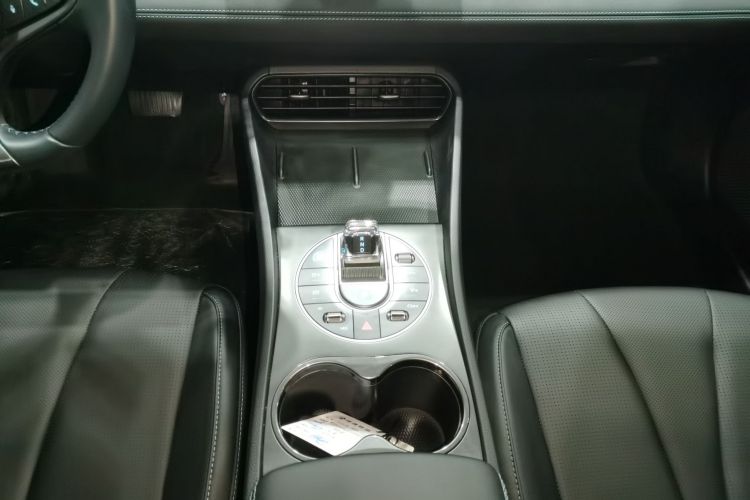 BYD Seal 05 DM-i 2025 #14 BYD Seal 05 DM-i 2025 car image #14