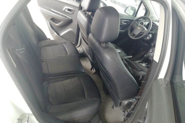 Chevrolet Tracker 2015 immagine di auto #14