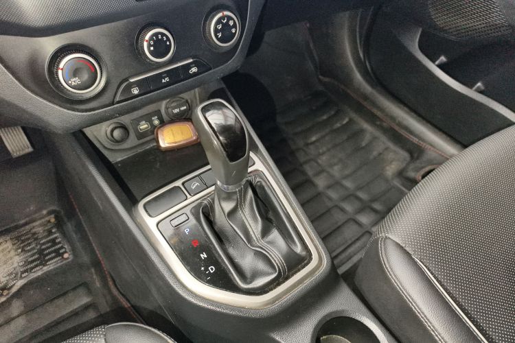 Hyundai ix25 2016 car image #14