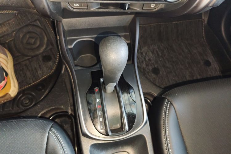 Honda Greiz 2016 صورة سيارة #14