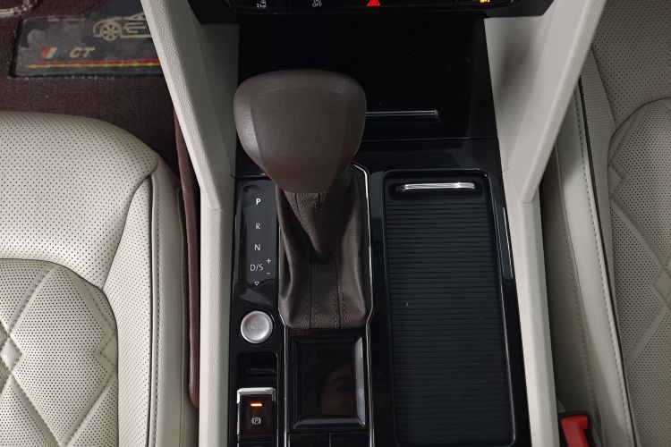 Volkswagen Viloran 2020 car image #14