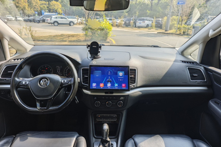 Volkswagen Sharan 2017 #14 Volkswagen Sharan 2017 car image #14