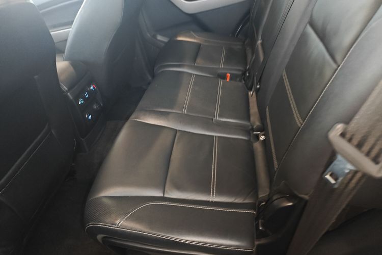 Ford Everest 2018 immagine di auto #14