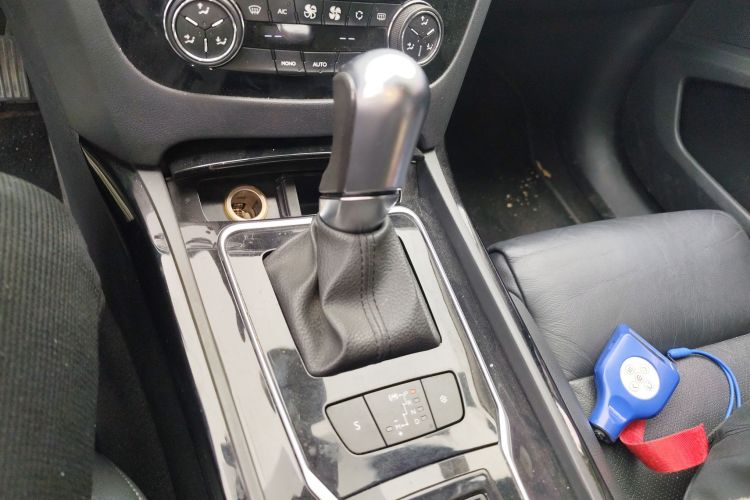 Peugeot 508 2015 car image #14