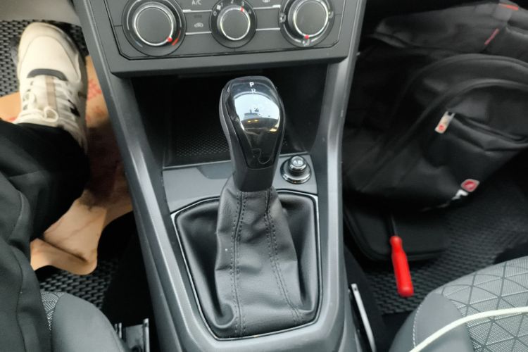 Volkswagen T-Cross 2023 car image #14