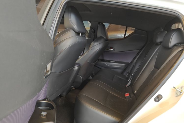 Toyota C-HR EV 2021 immagine di auto #14