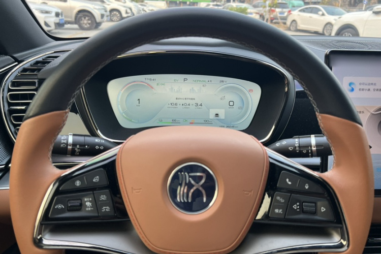 BYD Han 2023 car image #14