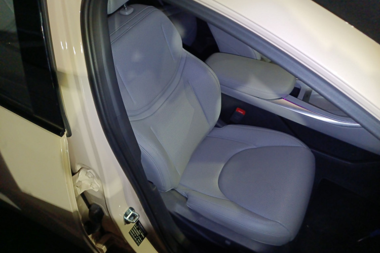 Xpeng 2025 car image #14