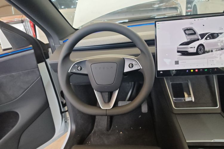 Tesla Model Y L 2025 image de voiture #14