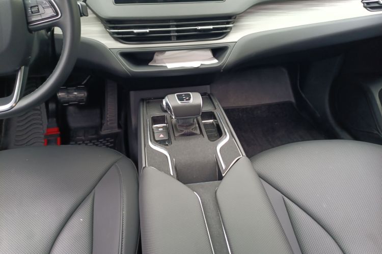 HongQi E-QM5 2024 #14 HongQi E-QM5 2024 car image #14