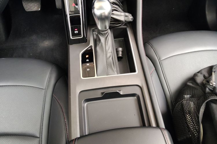 Roewe i5 2024 #14 Roewe i5 2024 car image #14