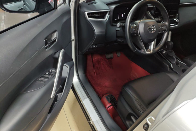 Toyota Frontlander 2023 car image #14