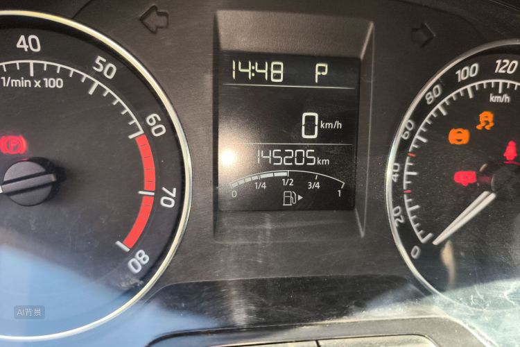 Skoda Rapid Spaceback 2014 car image #14