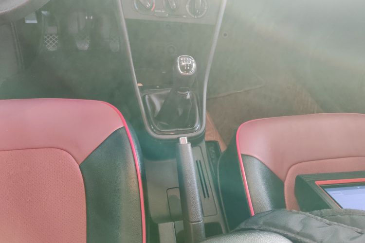 Skoda Rapid 2019 car image #14