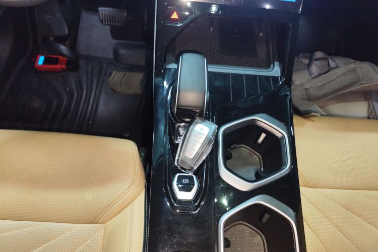 GEELY Boyue L 2022 car image #14