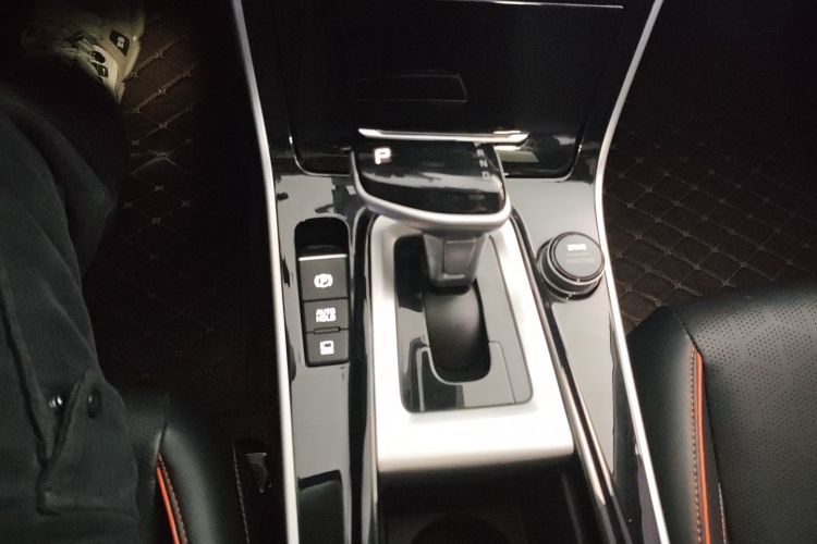 Kia Seltos 2024 car image #14