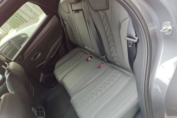 BYD SongL DM-i 2025 car image #14