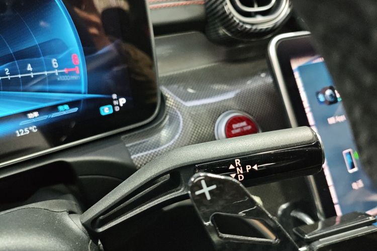 Mercedes-Benz C AMG 2024 #14 Mercedes-Benz C AMG 2024 صورة سيارة #14