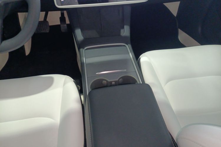 Tesla Model 3 2023 #14 Tesla Model 3 2023 car image #14