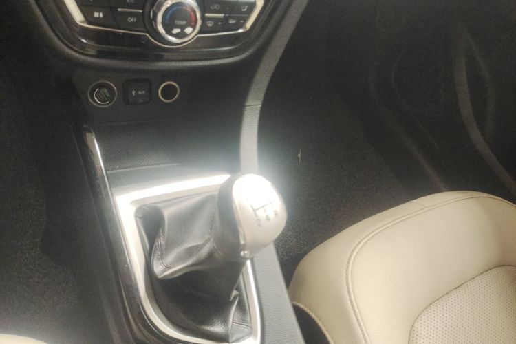 Changan Alsvin V7 2015 #14 Changan Alsvin V7 2015 car image #14