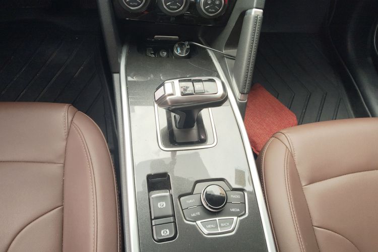 Haval H6 2018 #14 Haval H6 2018 car image #14