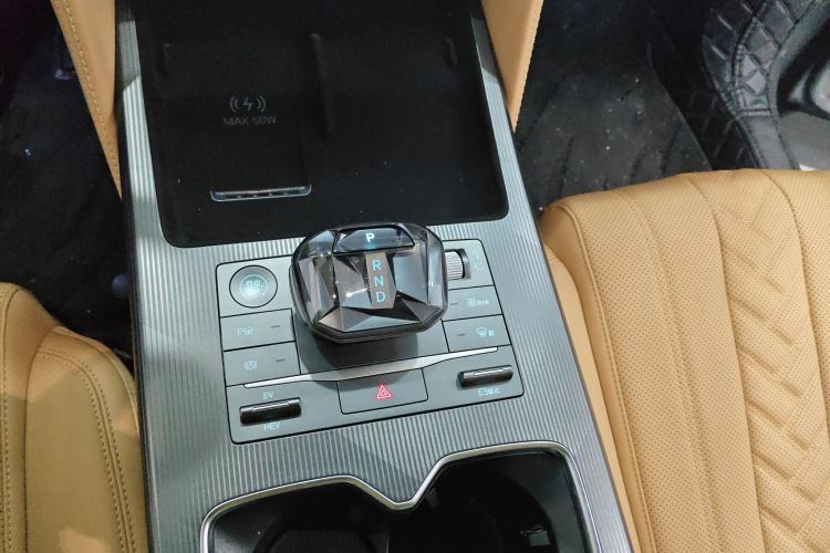 BYD SongL DM-i 2025 car image #14