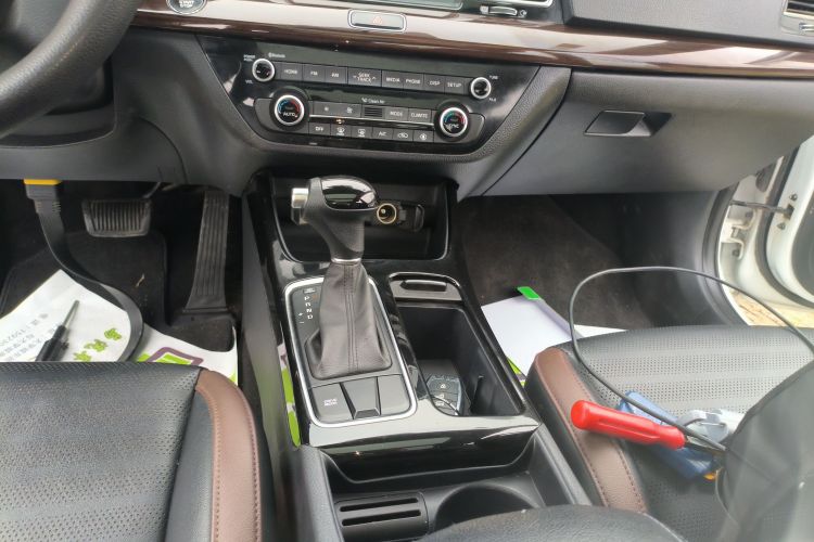 起亚 起亚K4 2018 汽车图片 #14