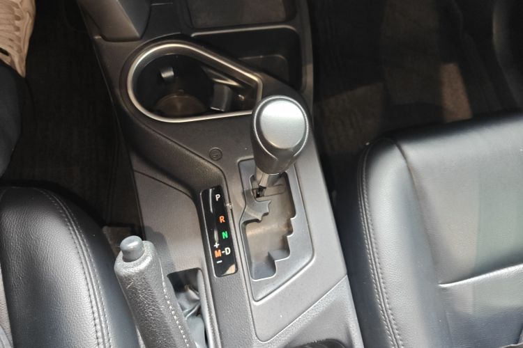 Toyota RAV4 2019 #14 Toyota RAV4 2019 car image #14
