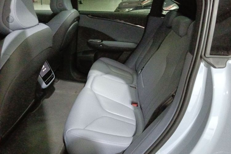 Xpeng G7 2025 #14 Xpeng G7 2025 car image #14