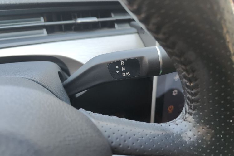 哪吒汽车 哪吒V 2020 汽车图片 #14