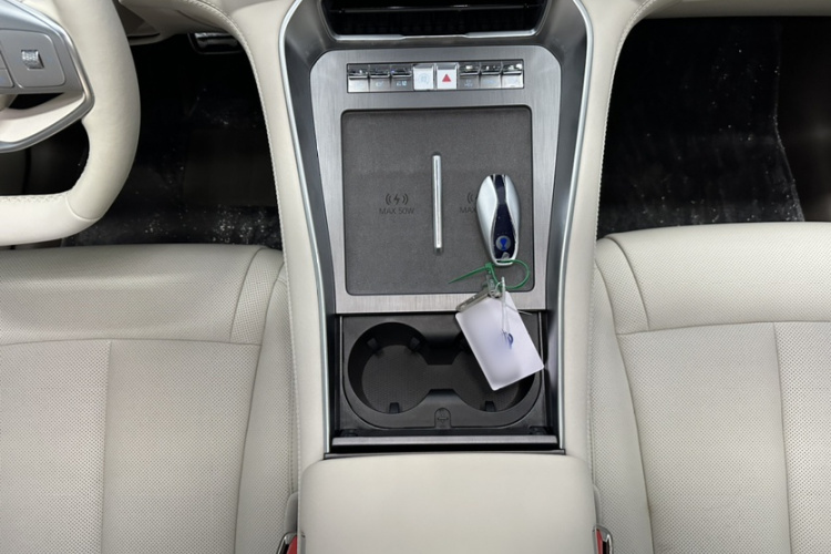 Denza 2025 car image #14