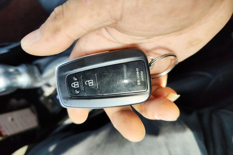 Toyota C-HR 2021 immagine di auto #14