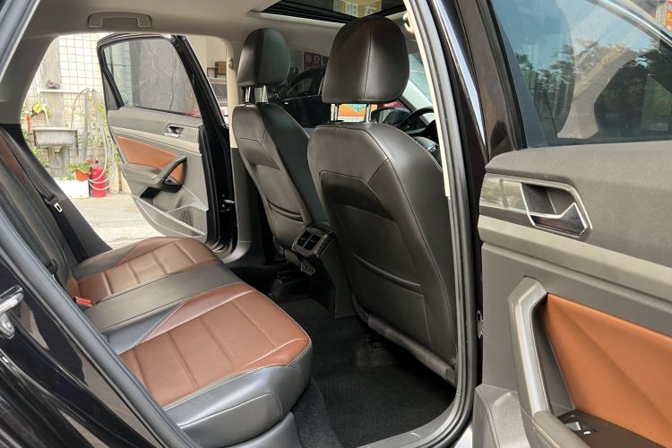 Volkswagen Lavida 2019 car image #14