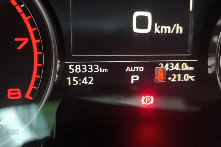 Audi A4L 2019 car image #14