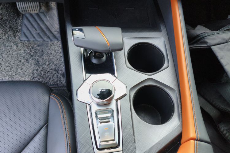 Changan UNI-V 2022 car image #14