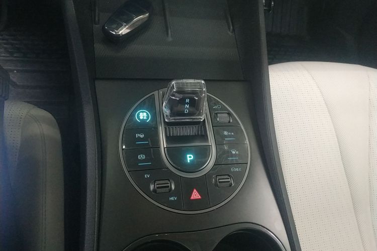 BYD Seal 05 DM-i 2025 immagine di auto #14