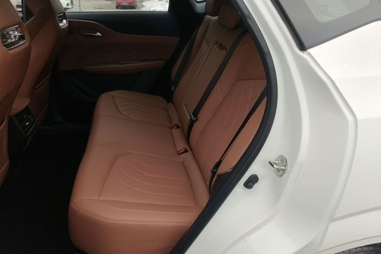 Changan UNI-Z PHEV 2024 #14 Changan UNI-Z PHEV 2024 car image #14