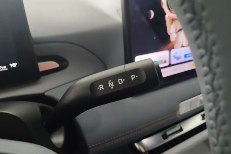 MG 4 EV 2025 immagine di auto #14