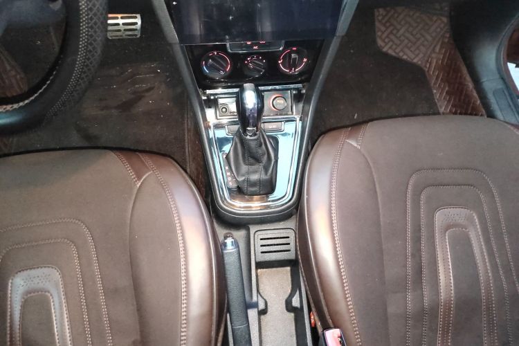 Volkswagen C-Trek 2017 immagine di auto #14